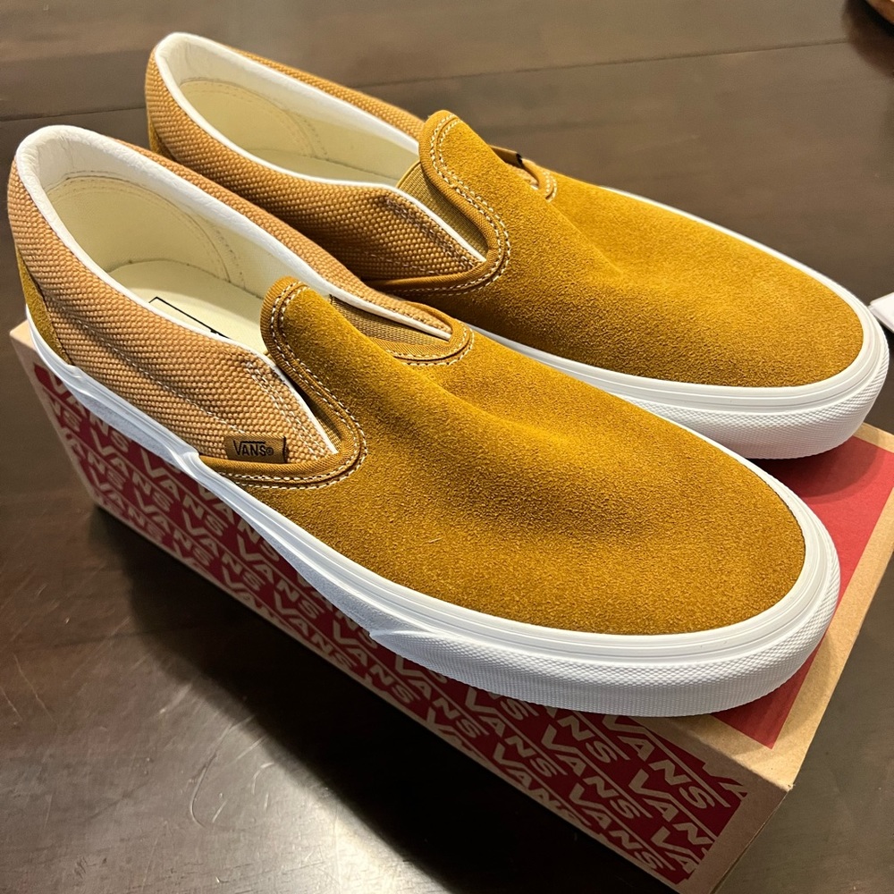 Men’s size 11 slip on vans - golden - textured